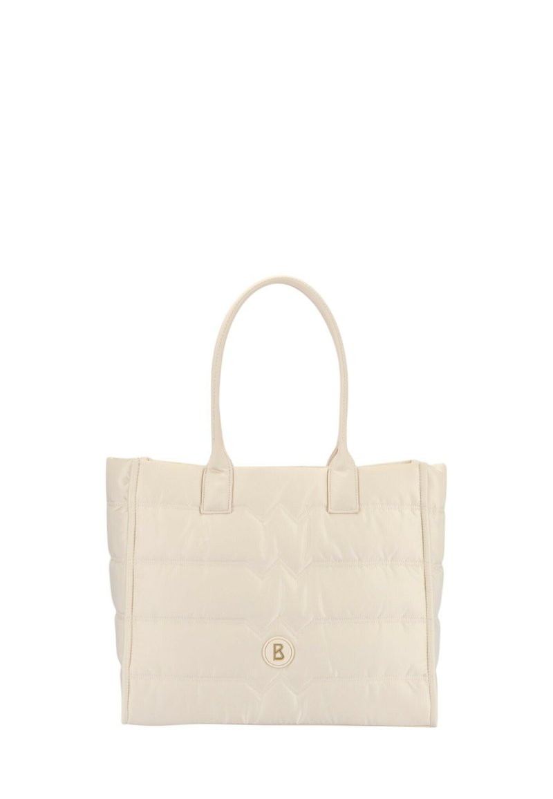 Cremefarvet, kviltet tote bag med to robuste håndtag, der har et diskret præget logo og en glat, blank overflade.