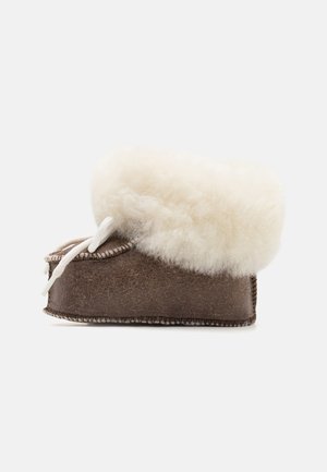 Shepherd GÄVLE UNISEX - Παντόφλες - oiled antique