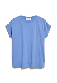 Jasnoniebieska koszulka z krótkim rękawem wykonana z miękkiego materiału. Posiada okrągły dekolt oraz niewielkie logo wyszyte z przodu po lewej stronie.