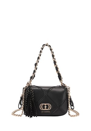 Borsa a tracolla nera realizzata in pelle trapuntata, con catena dorata, dettaglio con pon-pon nero e un logo con cerchi doppi sulla parte anteriore.