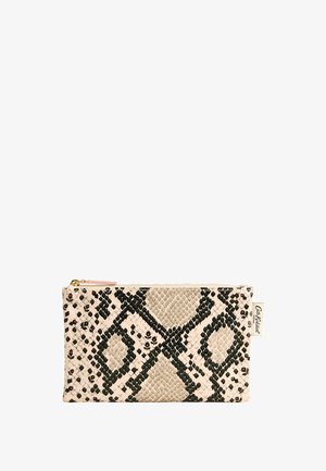 Téglalap alakú cipzáras neszesszer bézs és fekete kígyóbőr mintával, kis virágos részletekkel, arany cipzárral és Cath Kidston címkével az oldalán.