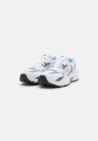New Balance 530 - Baskets basses - silver-coloured/white/black