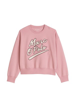 Różowa bluza z długim rękawem z prążkowanymi ściągaczami przy rękawach i u dołu, z tekstem "Marc O'Polo" dużymi pisanymi literami na przodzie.