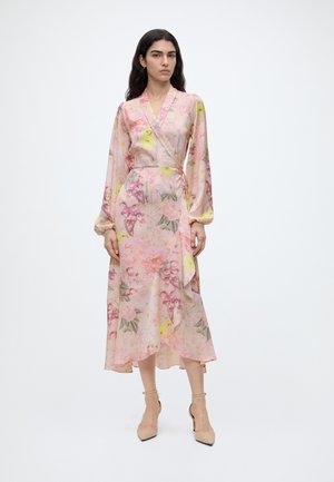 Cras LARACRAS DRESS - Hverdagskjole - floral garden