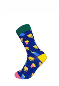 Blå sokker med grøn kant, pink hæl, gul tå og et mønster af burgere, pommes frites og drikkevarer i klare farver.