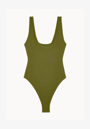 Maillot de bain une pièce en olive, côtelé, avec des bretelles larges, un décolleté en scoop, des jambes échancrées et un design minimaliste. Aucune ornementation.