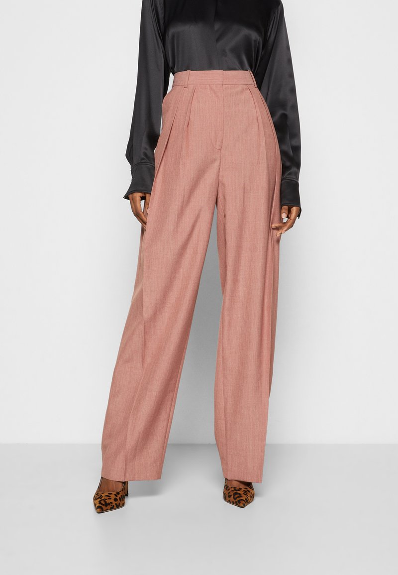 Damen Bekleidung | Victoria Beckham DOUBLE PLEAT SLOUCH TROUSER Stoffhose peach melange/pink - NK49715 Damen Bekleidung | Victoria Beckham DOUBLE PLEAT SLOUCH TROUSER Stoffhose peach melange/pink - NK49715