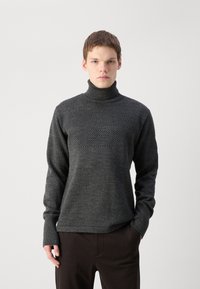 Mads Nørgaard KLEMENS  - Svetrík - charcoal melange