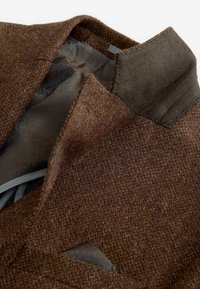 Thumbnail Image 9