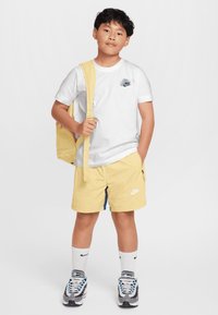 Nike Sportswear GRAPHIC TEE - T-shirt con stampa - white