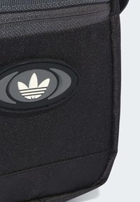 adidas Originals REKIVE FEST - Umhängetasche - black/schwarz - Zalando.ch