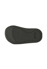 Suola di scarpa in gomma nera con scanalature orizzontali, impugnature arrotondate e superficie testurizzata per una maggiore aderenza. Marchio chiaro visibile.