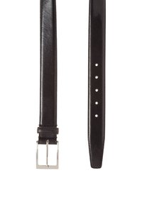 Svart lærbelte med blank overflate, med en rektangulær sølvspenne og fem justeringshull langs lengden.