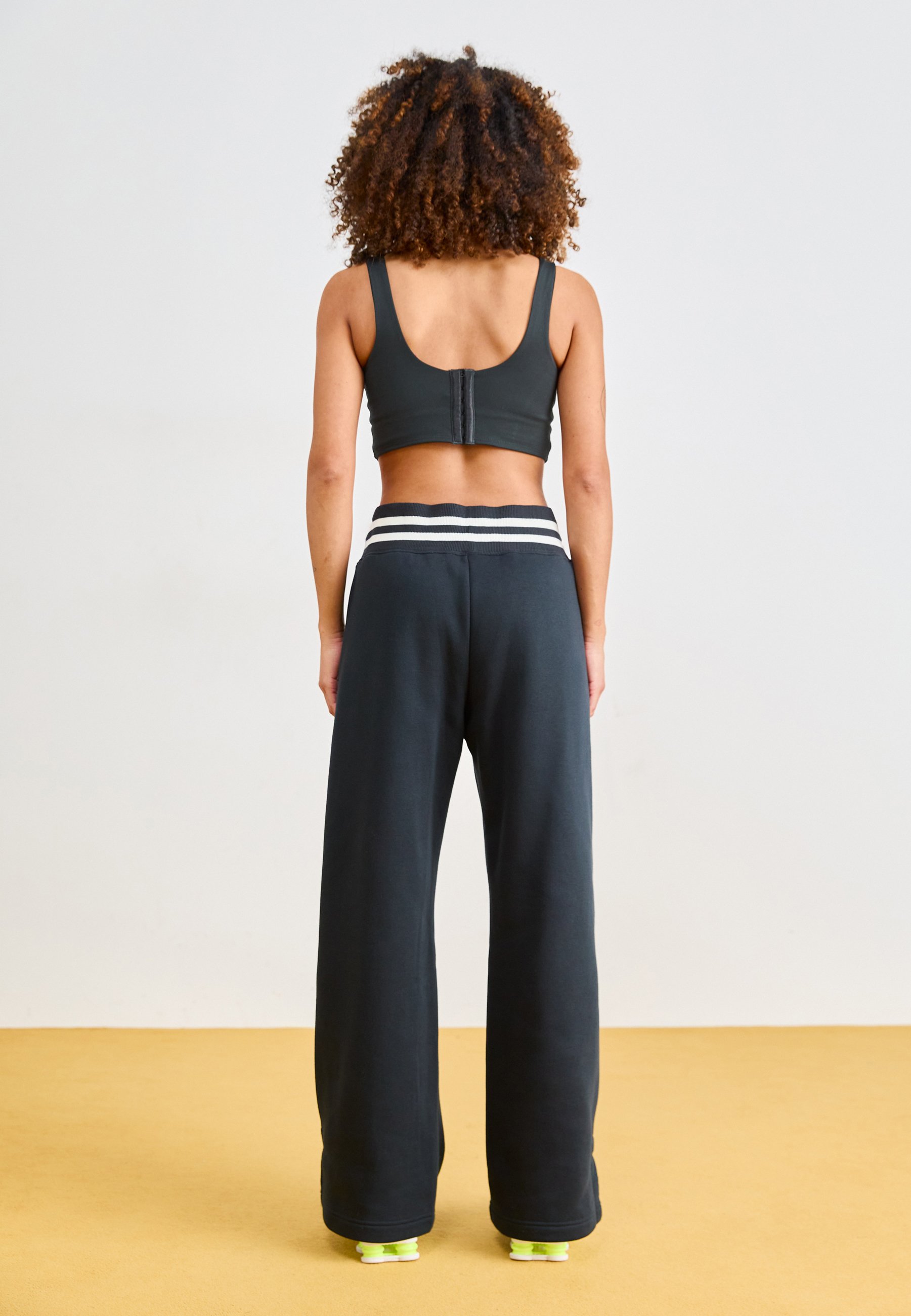 Nike Sportswear SPORTSWEAR PHOENIX FLEECE - Tracksuit bottoms
