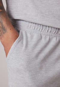 Next 2 PACK - REGULAR FIT - Pizsama szett - black grey