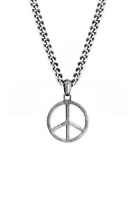Silverfärgad kedjelykta med en texturerad fredssymbol-pendant, cirkelformad med konturerad design och robust lås.