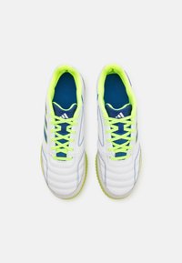 adidas Performance SALA COMPETITION INDOOR - Scarpe da calcio indoor - footwear white/team royal blue/lucid lemon