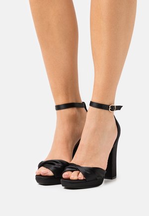 Sandali con tacco - black