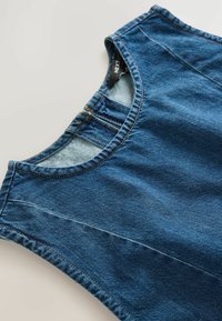 REGULAR FIT - FULLER BUST ROUND NECK - Top - mid blue