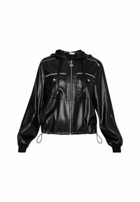 Giacca nera in similpelle con cappuccio, cerniera frontale, due tasche sul petto, cuciture di accento bianche e polsini e vita elasticizzati.