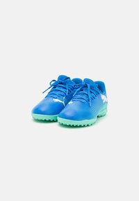 Puma FUTURE 7 PLAY TT JR UNISEX - Fodboldstøvler til kunstgræs - hyperlink blue/mint/white