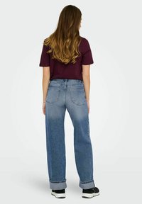 ONLY ONLELLA MITTLERE TAILLE  - Traperice opuštenog kroja - medium blue denim