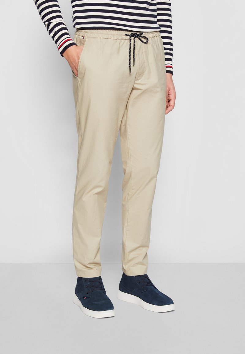 Tommy Hilfiger Broek - stone