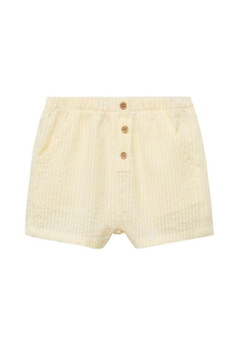 Shorts rayés jaunes en tissu doux, dotés d'une taille élastique et de trois boutons en bois à l'avant, avec des poches latérales.
