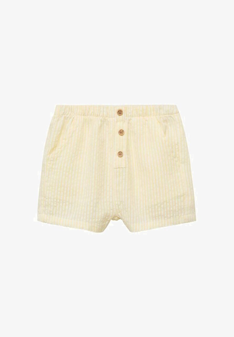 Shorts rayés jaunes en tissu doux, dotés d'une taille élastique et de trois boutons en bois à l'avant, avec des poches latérales.