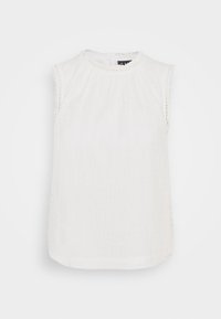 Vit ärmlös topp med texturerad tyg, rund halsringning och rynkade detaljer; har ett subtilt prickmönster och en delikat kant.