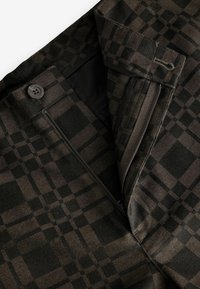 Next PATTERNED BERMUDA   - REGULAR FIT - Shorts - brown