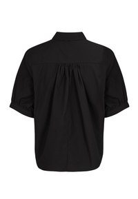 Schwarzes kurzärmeliges Hemd mit Kragen, das eine geraffte Rückenpartie und hochgerollte Ärmel aufweist. Hergestellt aus leichtem Stoff.