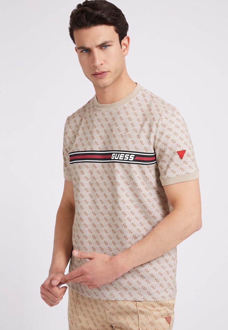 Guess - LOGO ALL OVER - T-shirt print - beige, Vergroten
