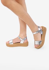 Bosanova Sandali con plateau - plata