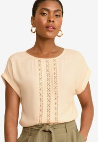 Love & Roses ROLL SLEEVE - REGULAR FIT - Blúz - camel