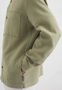 Marc O'Polo WITH ONE CHEST AND SIDE SEAM POCKETS STRAIGHT - Lichte jas - mult oak ash