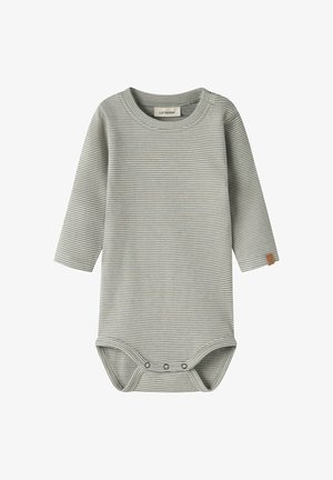 Grijs-wit gestreept babyrompertje met lange mouwen, een ronde halslijn en drukknoopjes bij het kruis voor gemakkelijke luierwissels.