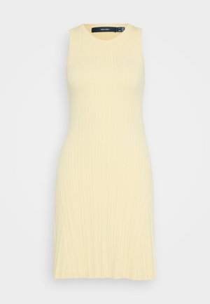 Vero Moda, VMSTEPHANIE O NECK DRESS  - Abito in maglia - mellow yellow