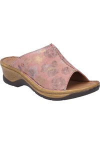 Roze open teen slide sandaal met een bloemenpatroon, gestructureerde bovenkant, bruine houten schijfhak en zachte binnenvoering voor comfort.