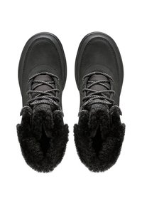 Botas negras impermeables que cuentan con un acolchado de piel de adoquinado, parte superior sintética, puntera reforzada y cordones texturizados para un ajuste seguro.