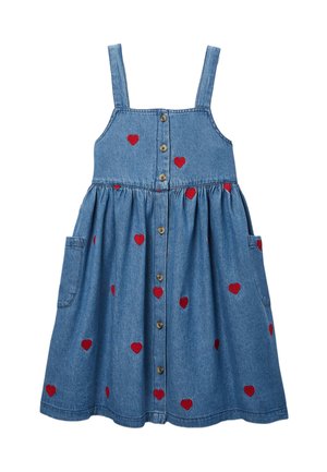 Robe sans manches bleu denim avec fermeture à boutons sur le devant, deux poches latérales et motifs de cœurs rouges dispersés.
