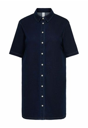 Robe chemise en denim bleu foncé à manches courtes, avec col et fermeture à boutons blancs sur le devant.