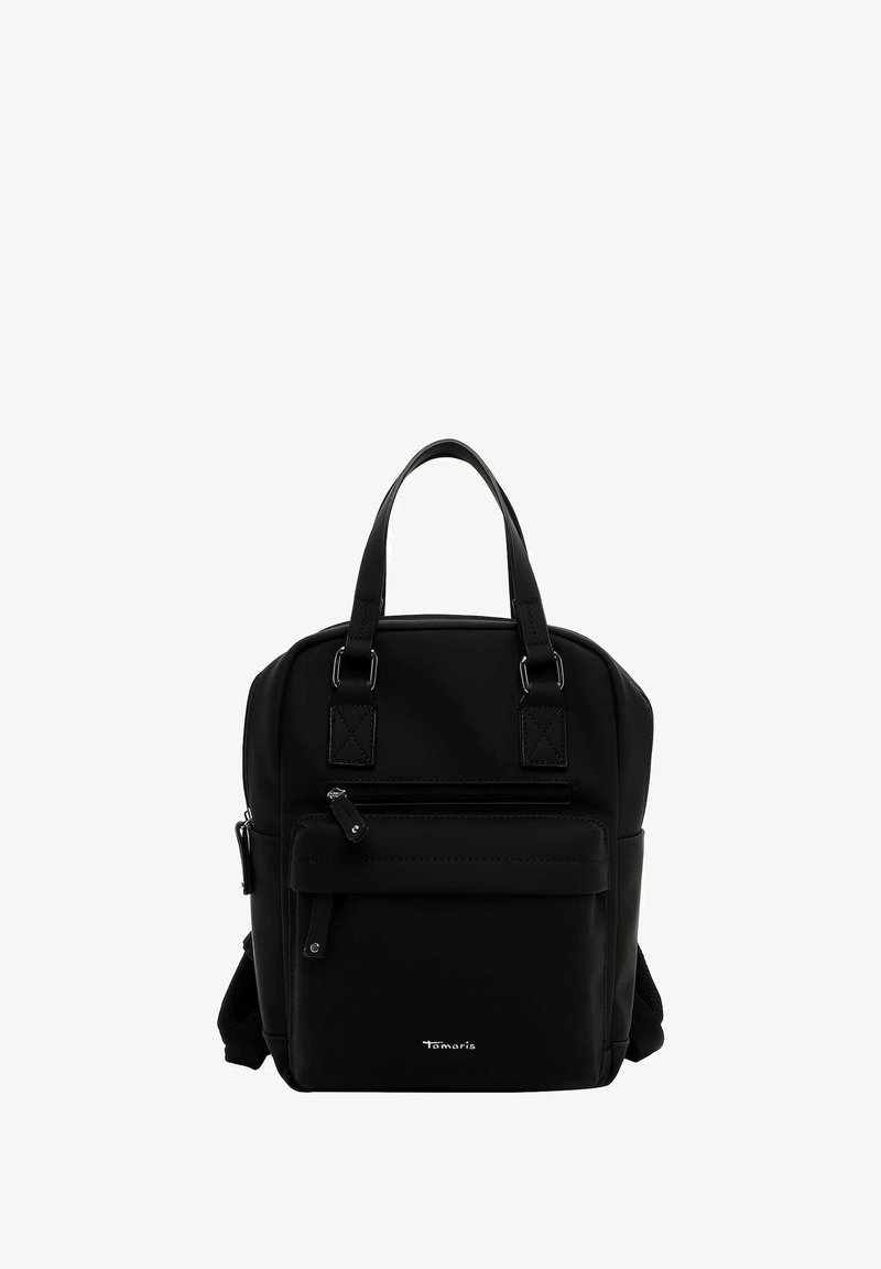 Zaino nero realizzato in materiale sintetico liscio, dotato di doppi manici superiori, spallacci regolabili, una tasca frontale con zip e dettagli con logo.