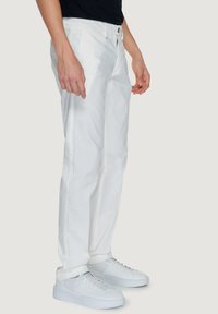Manifattura Borghese TODI  - Chino - white