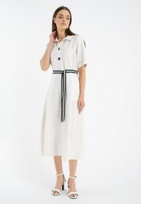 MAJA - Sukienka koszulowa