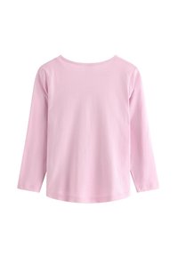 Ροζ ανοιχτόχρωμο βαμβακερό πουκάμισο με μακριά μανίκια, στρογγυλή λαιμόκοψη και ίσια γραμμή. Ομαλή υφή χωρίς ορατά σχέδια ή διακοσμήσεις.