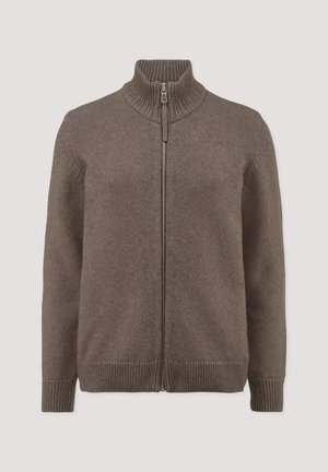 Donkere bruine zip-up trui met hoge kraag, ribgebreide manchetten en onderrand, gemaakt van een zachte, getextureerde breimateriaal. Eenvoudig en functioneel ontwerp.