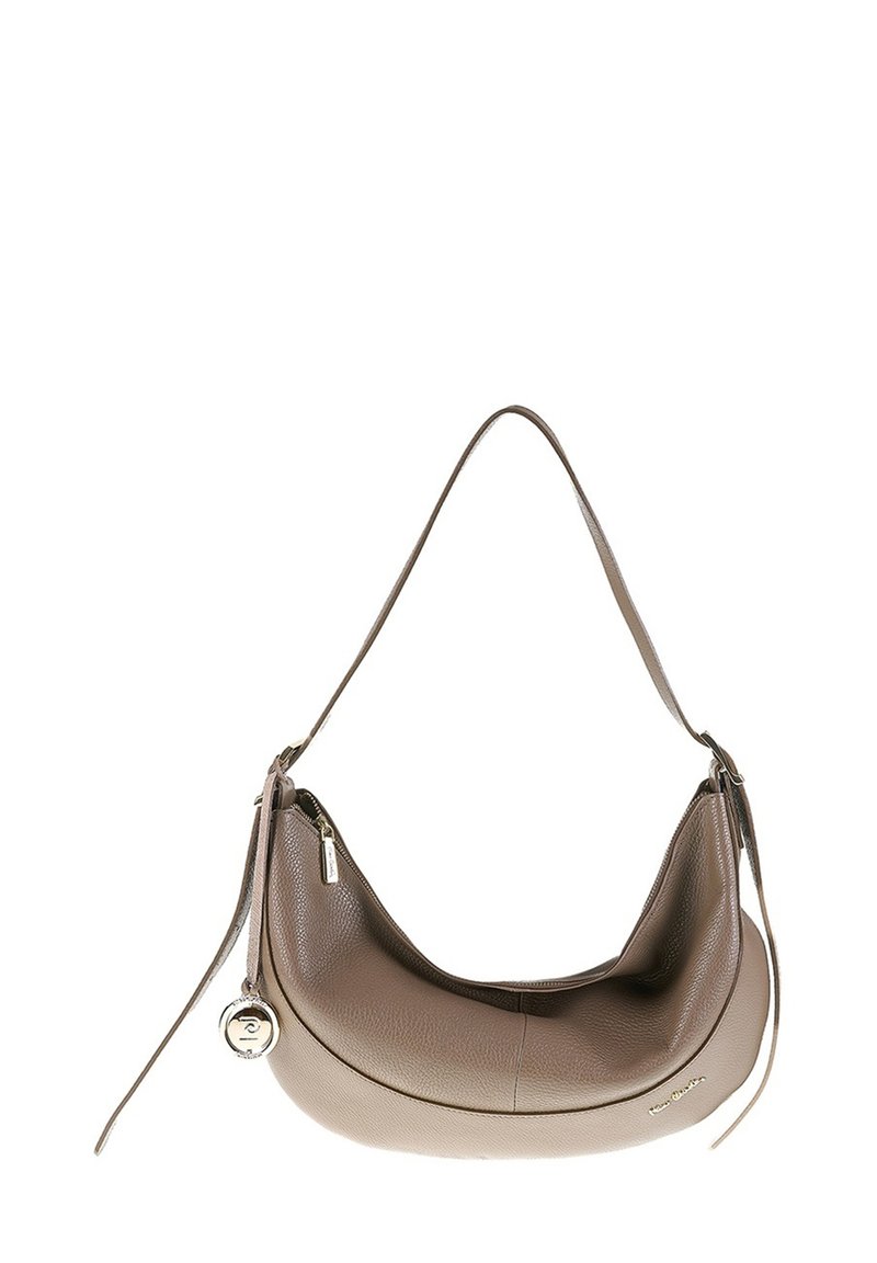 Borsa hobo in pelle marrone con una forma curvata, chiusura superiore con zip e lunga tracolla. Presenta un pendente rotondo removibile e una finitura testurizzata.