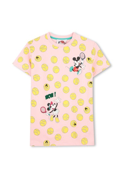 T-shirt rose pour enfants avec illustrations de balles de tennis jaunes et de Mickey et Minnie Mouse jouant au tennis, Minnie disant « Waouh !»