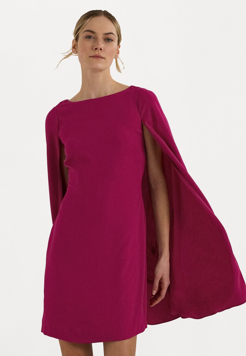 Lauren Ralph Lauren CAPE GEORGETTE COCKTAIL DRESS - Kokteilinė suknelė / vakarėlių suknelė - fuchsia berry